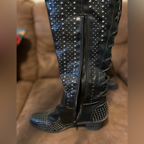Black Studded Knee High Size 9 boots with Lace up detail and zippers - Picture 4 of 16